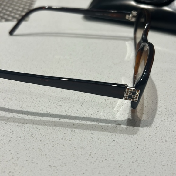 Vintage Fendi sunglasses. Original owner bought in early 2000s - Picture 4 of 6